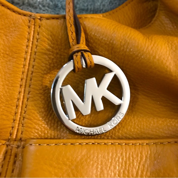 Micheal Kors Vintage Genuine Leather Shoulder Bag Mustard Yellow/Silver Hardware - Picture 9 of 14